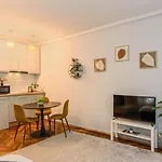 Apartment In Old Town Near Black Church & White Tower *