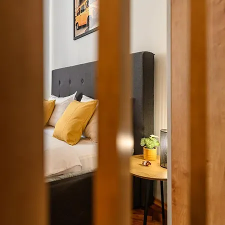 In Old Town Near Black Church & White Tower ブラショフ